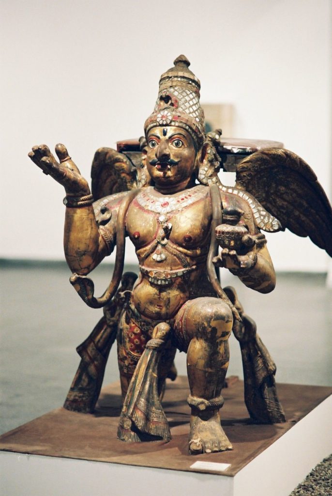 Статуя Гаруды